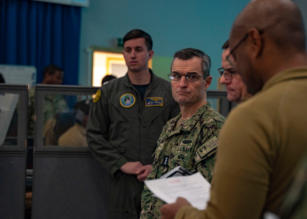 Vice Adm. Perry visits CTF North HQ