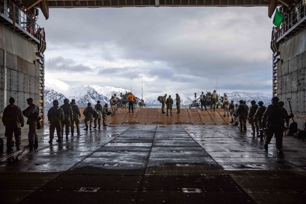 USS Gunston Hall conducts small boat operations in support of Steadfast Defender 24