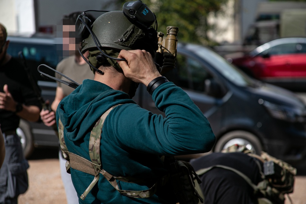 Greek SOF soldiers conduct communications checks