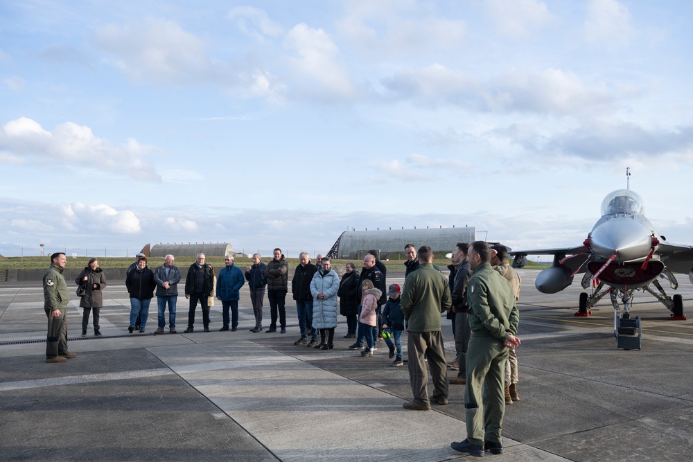 480th FS and ITAF demonstrate capabilities for community leaders