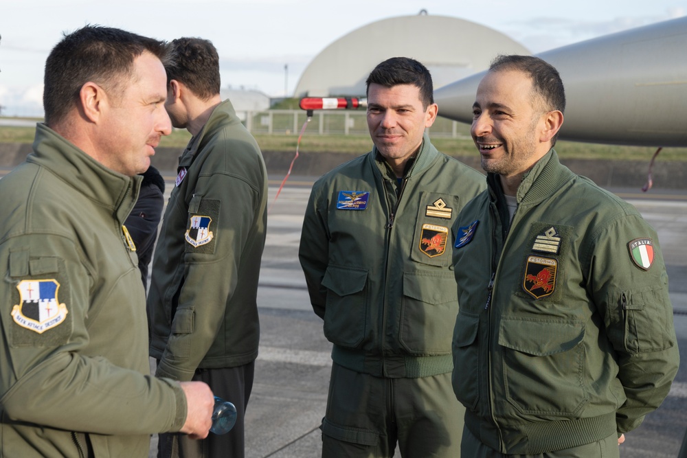480th FS and ITAF demonstrate capabilities for community leaders