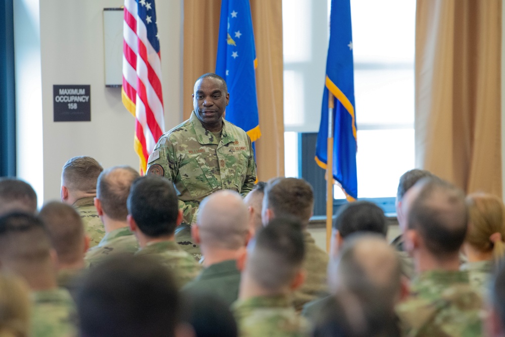 Command Chief Williams visits 107th, recognizes exemplary Airmen