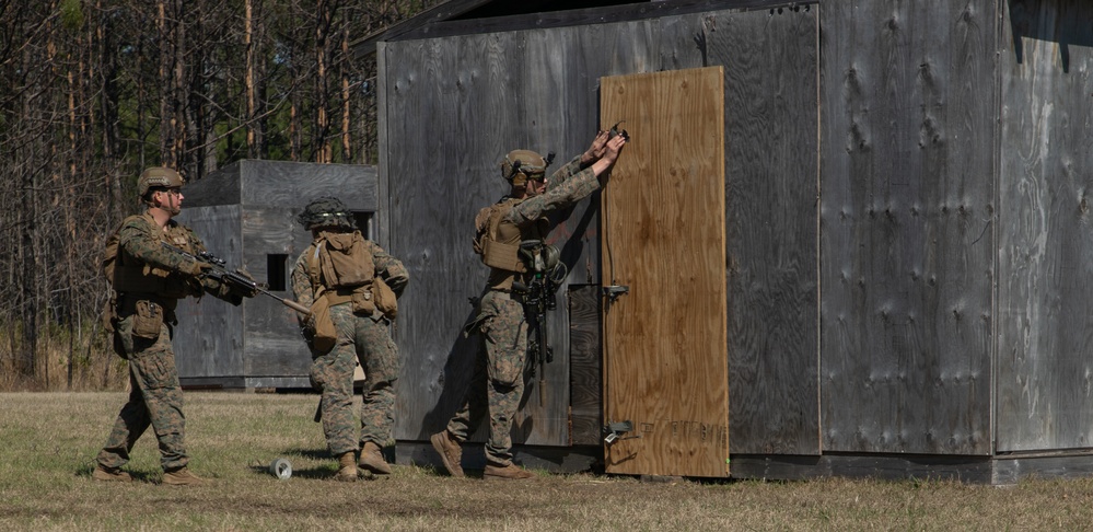 24th MEU Conducts Urban Breaching Exercise