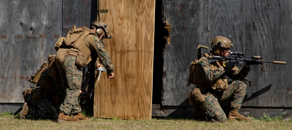 24th MEU Conducts Urban Breaching Exercise