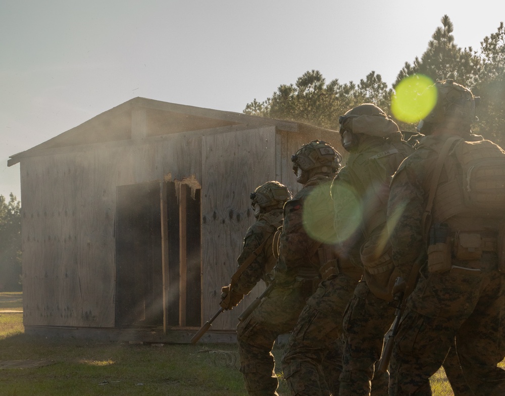 24th MEU Conducts Urban Breaching Exercise