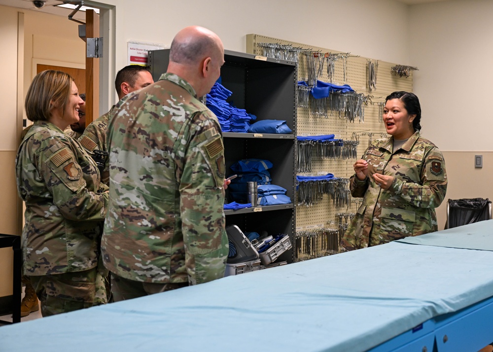 59th MDW CC visits Medical Education at 59th TRG