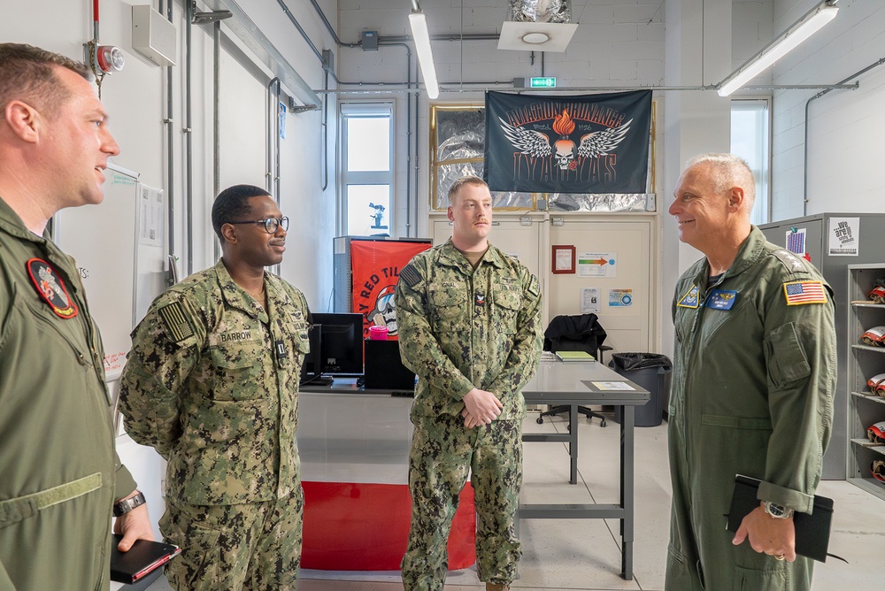 VADM Cheever visits VP-46
