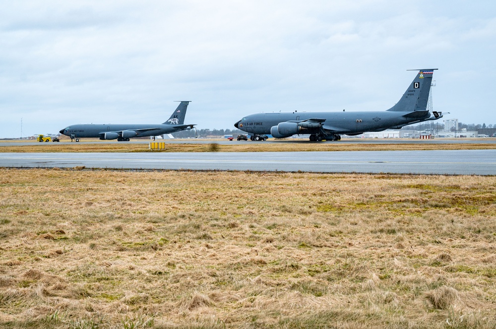 Pre-flight tanker maintenance during Exercise Nordic Response 24