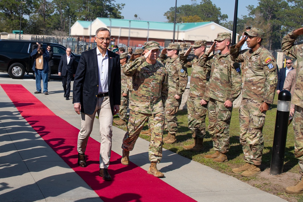 President of Poland visits home of Dogface Soldiers