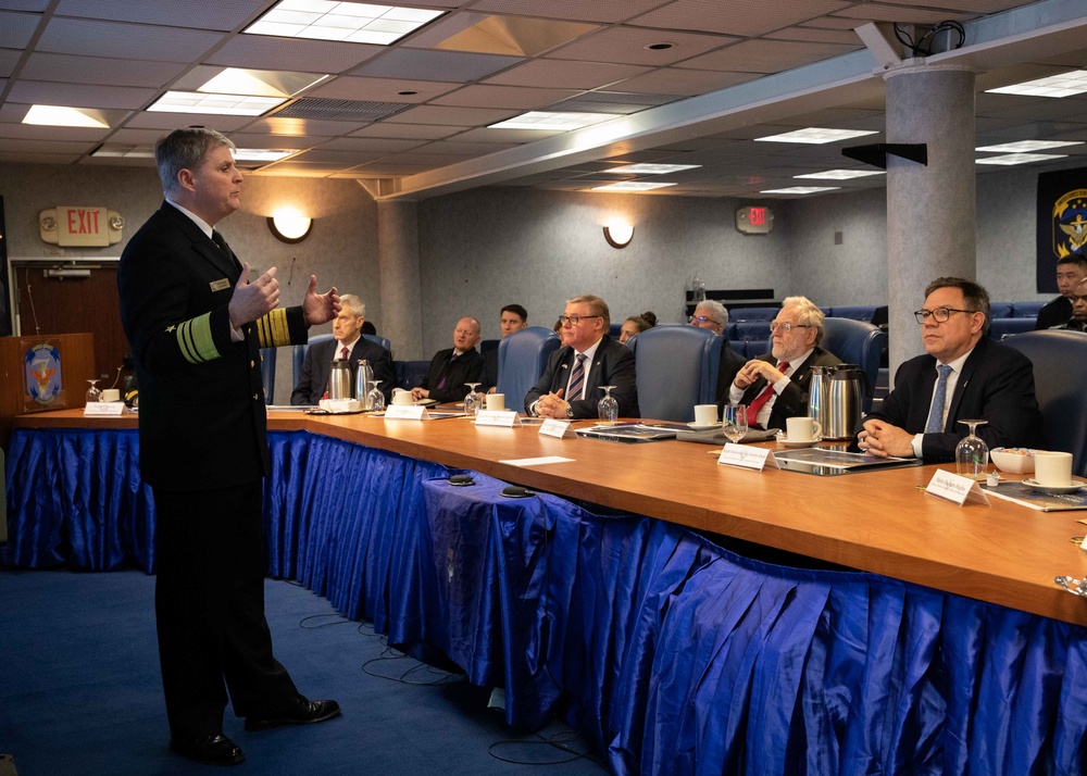 Commander, U.S. 7th Fleet Meets with the United Kingdom Defence Select Committee