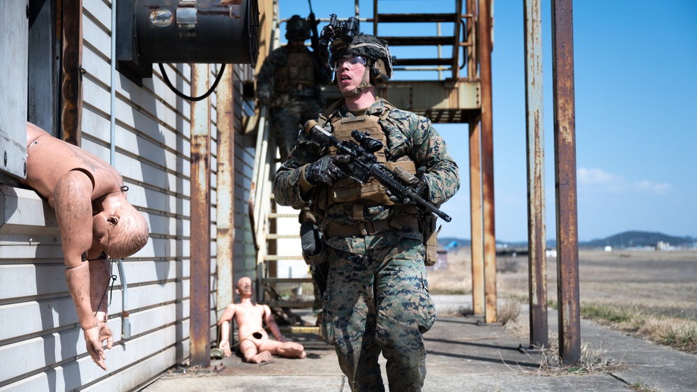 Wolf in Marine’s clothing: Wolf Pack hosts USMC, ROK Marines combined training