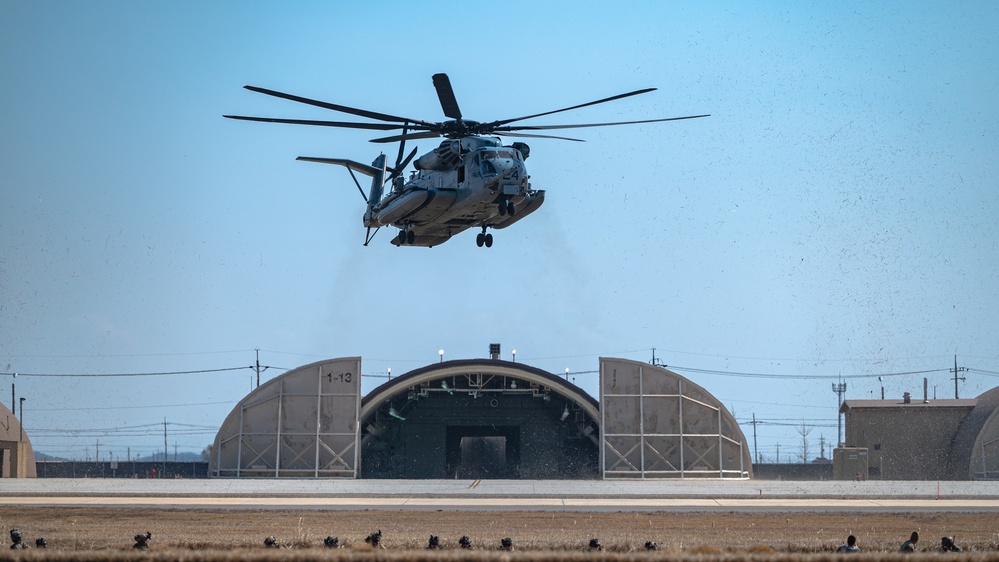 Wolf in Marine’s clothing: Wolf Pack hosts USMC, ROK Marines combined training