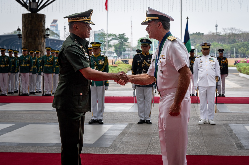 U.S. Indo-Pacific Commander Visits Camp Aguinaldo in the Philippines