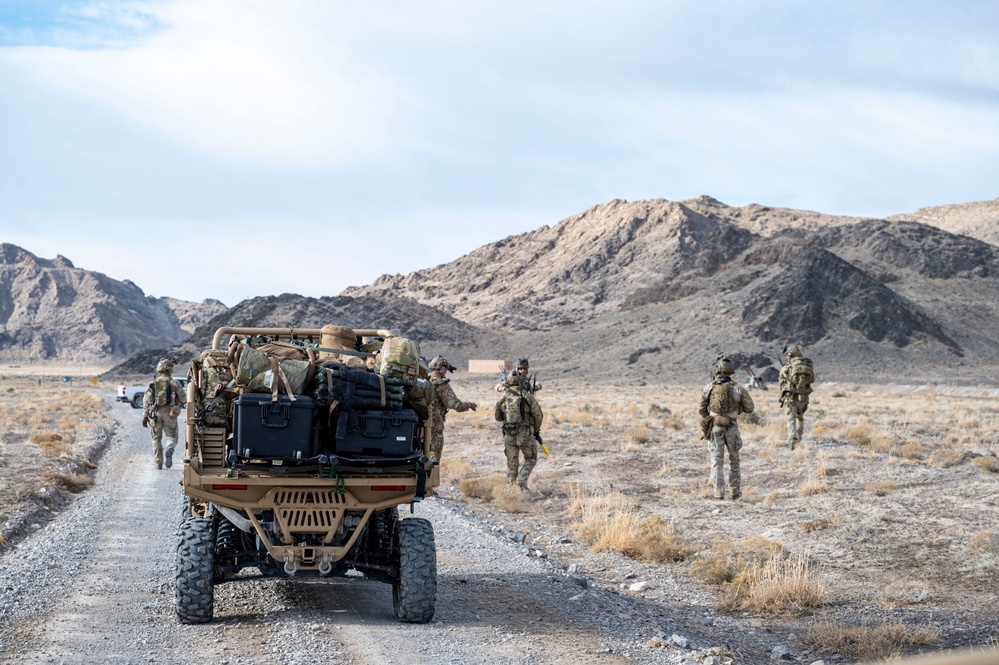 Special Tactics Airmen conduct MASCAL training during Emerald Warrior 24 (EW24)