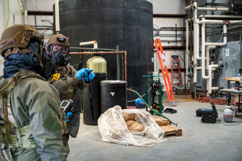 Special Tactics Airmen conduct MASCAL training during Emerald Warrior 24 (EW24)