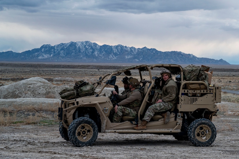 Special Tactics Airmen conduct MASCAL training during Emerald Warrior 24 (EW24)