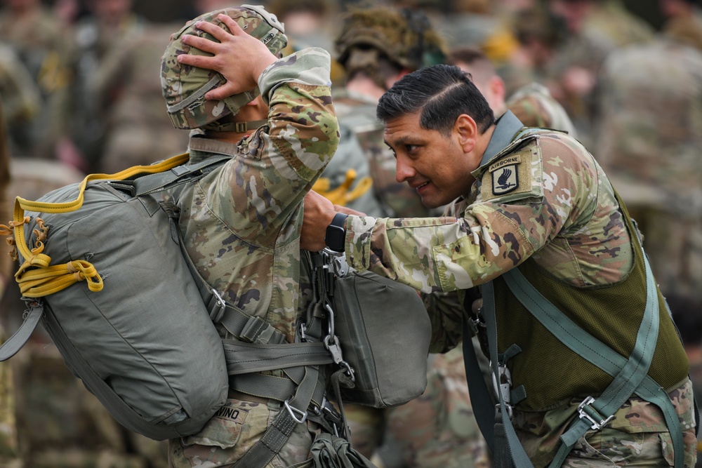 1-91 CAV, 173rd AB Chinook jump