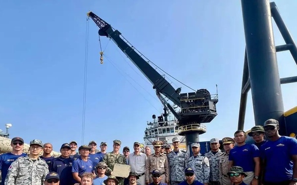 USN and RTN Conduct Joint Dive-and-Salvage Operation