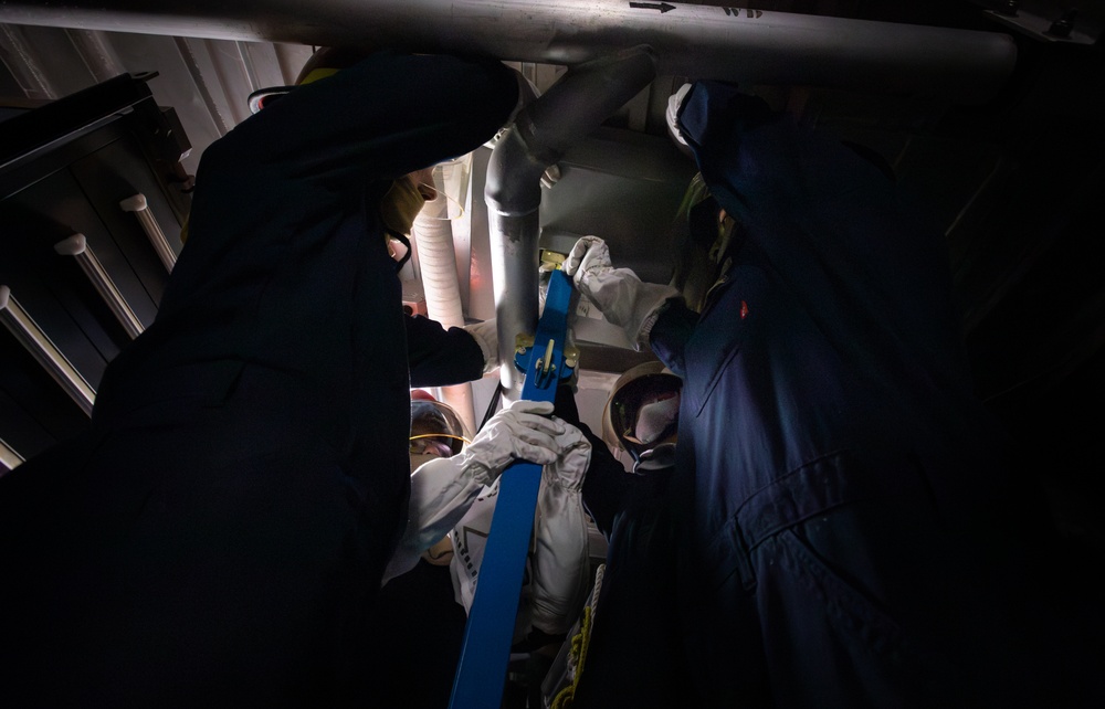 USS Mobile (LCS 26) Sailors Conduct Damage Control Drill