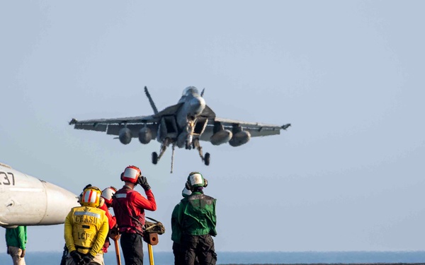 USS Dwight D. Eisenhower Conducts Flight Operations in the Red Sea