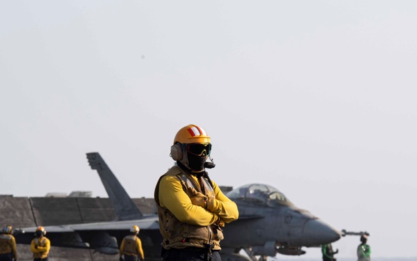 USS Dwight D. Eisenhower Conducts Flight Operations in the Red Sea