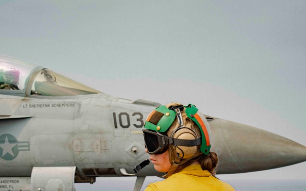 USS Dwight D. Eisenhower Conducts Flight Operations in the Red Sea