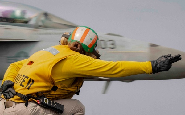 USS Dwight D. Eisenhower Conducts Flight Operations in the Red Sea