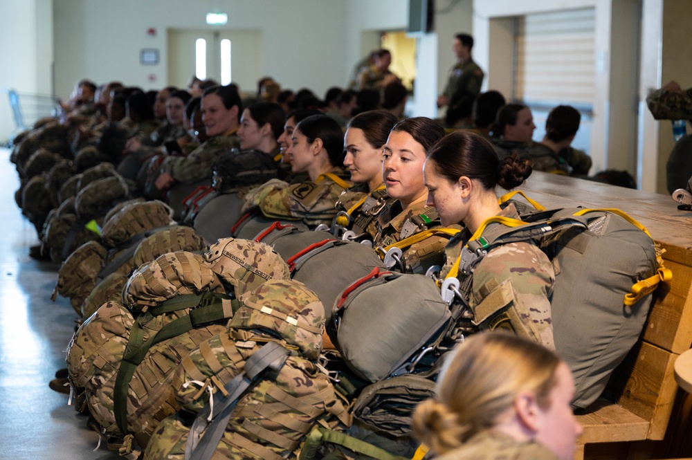 173rd Airborne Brigade All-Women Jump