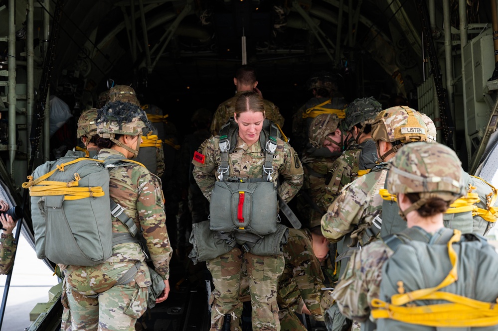 173rd Airborne Brigade All-Women Jump