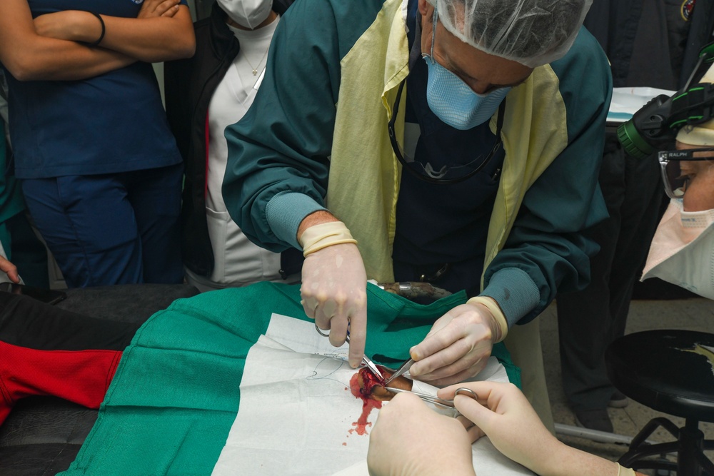 Honduran patient regains use of finger following successful operation by Navy Medicine surgeons