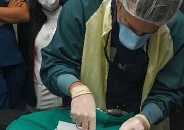 Honduran patient regains use of finger following successful operation by Navy Medicine surgeons