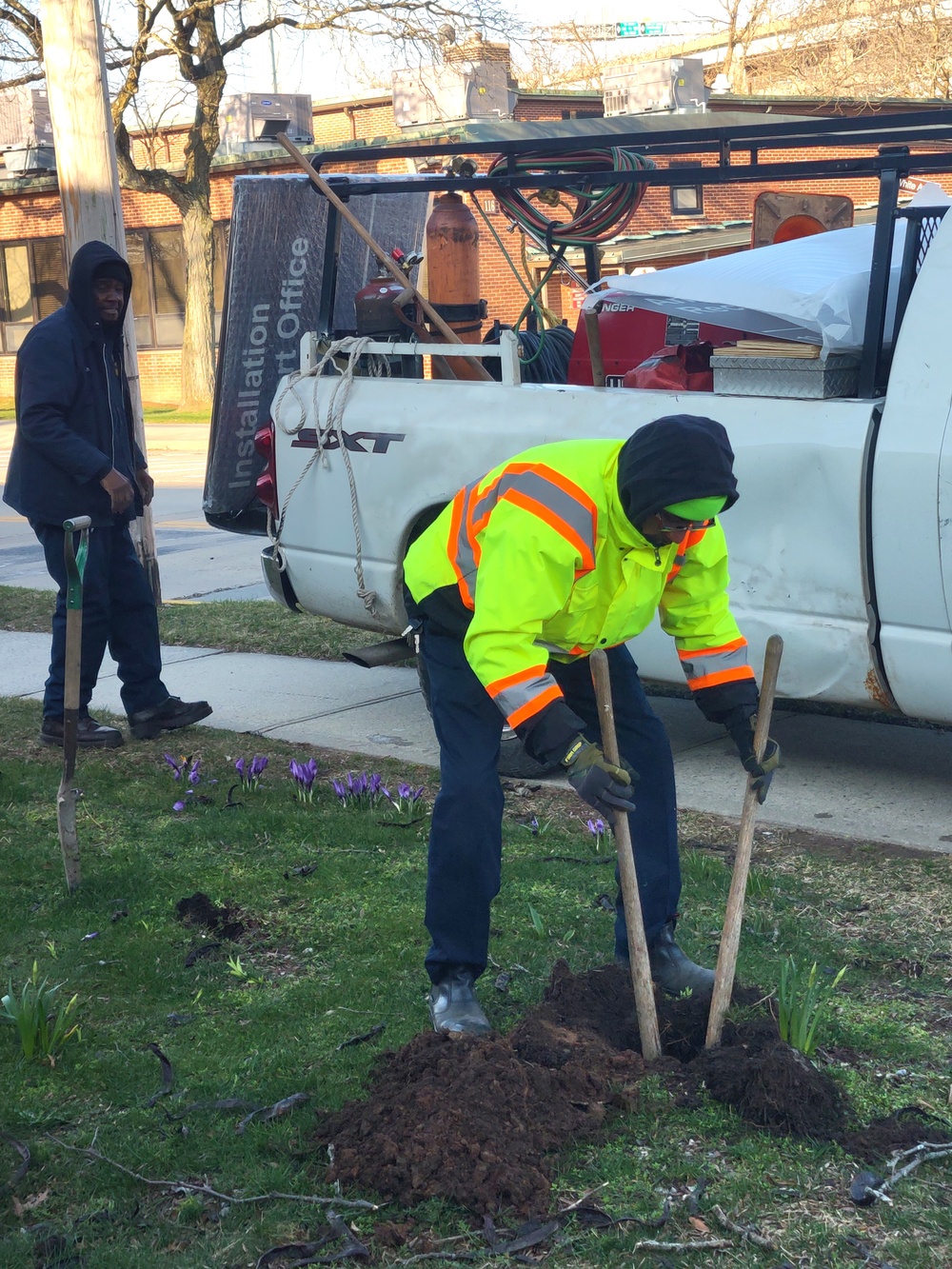 Garrison updates sign for Installation Support Office