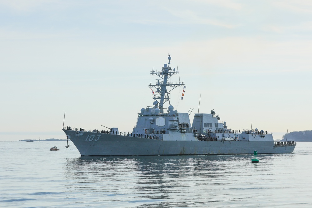 USS Truxtun Arrives in Boston for Port Visit