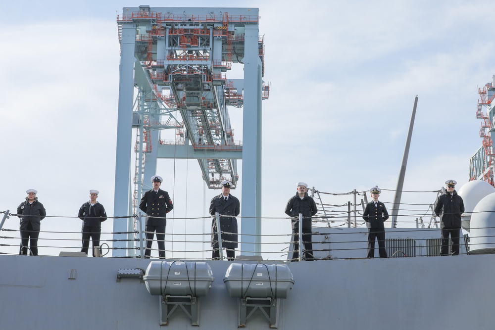 USS Truxtun Arrives in Boston for Port Visit