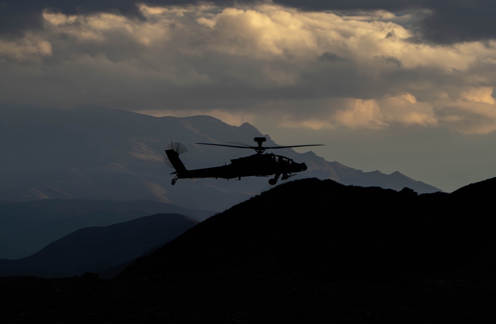 Silhouette of AH-64D Apache