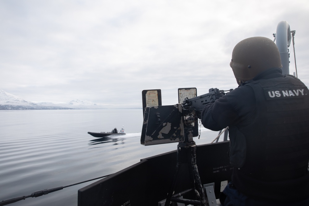 USS Paul Ignatius (DDG 117) FAC/FIAC Exercise