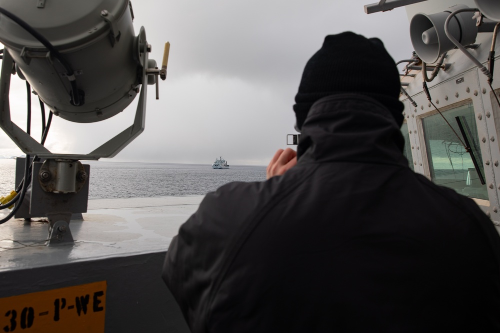 USS Paul Ignatius (DDG 117) Conducts RAS with RFA Tidespring