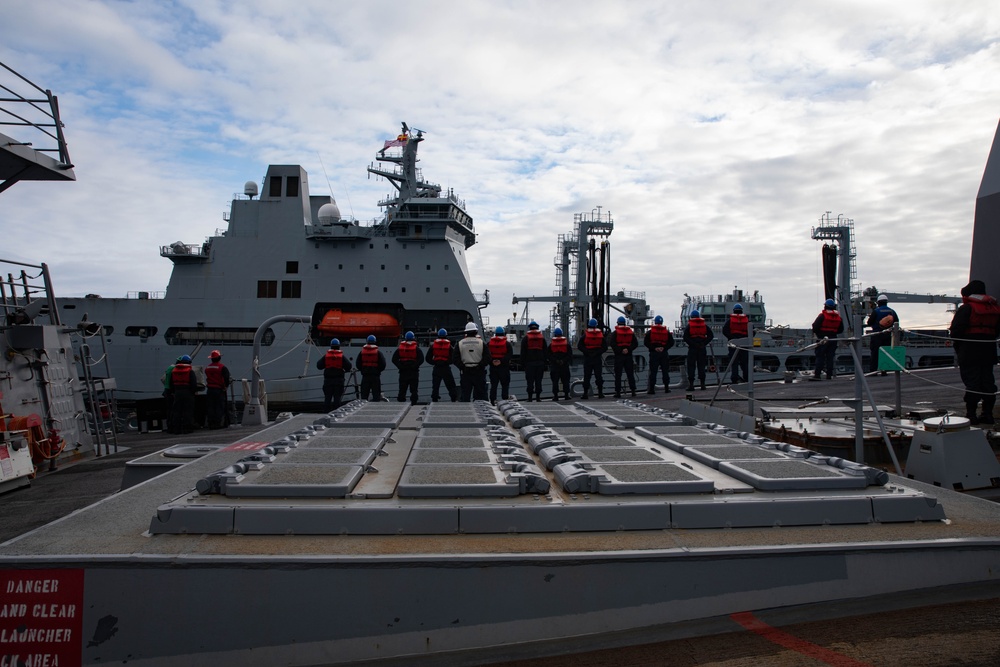 USS Paul Ignatius (DDG 117) Conducts RAS with RFA Tidespring