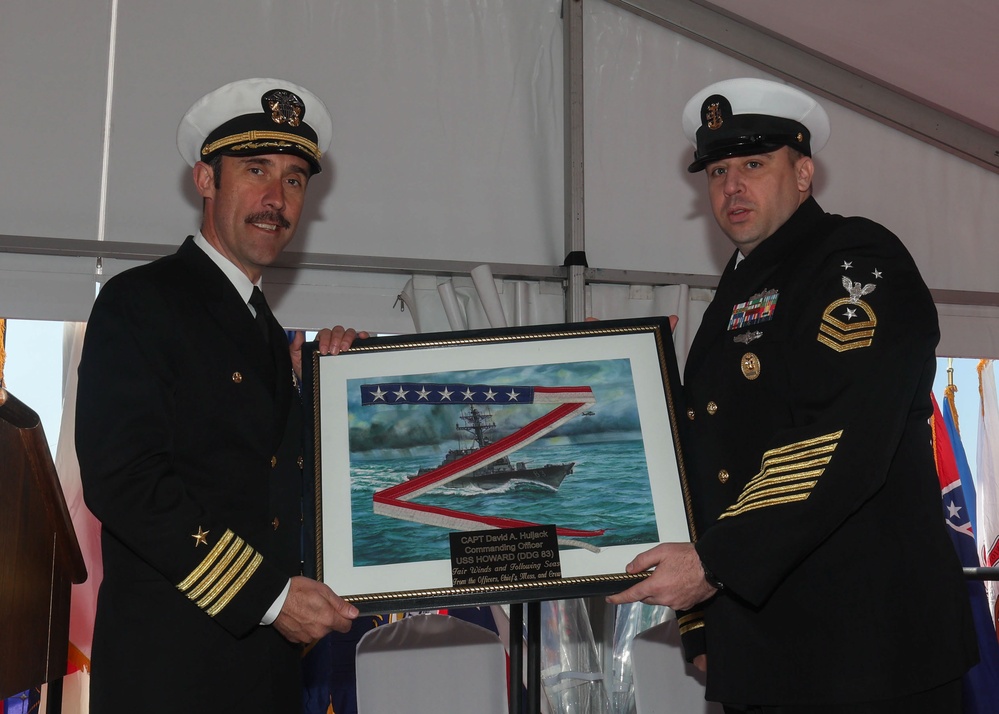 USS Howard Conducts Change of Command Ceremony