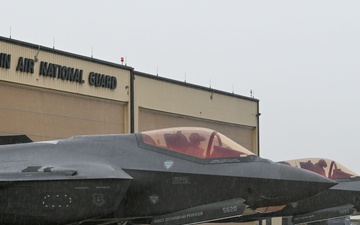 115th Fighter Wing performs flight operations in the rain