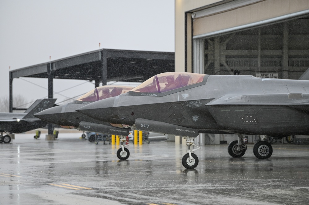 115th Fighter Wing performs flight operations in the rain
