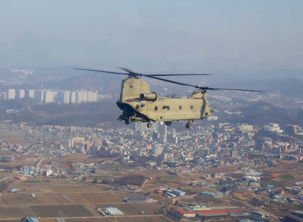 2nd Infantry/ROK-U.S. Combined Division Joins with ROK Forces for Air Assault Training Mission