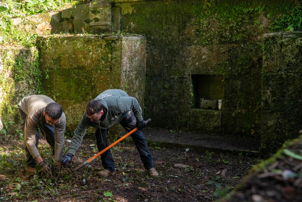 18th MUNS prepare tombs for Shimi ceremony