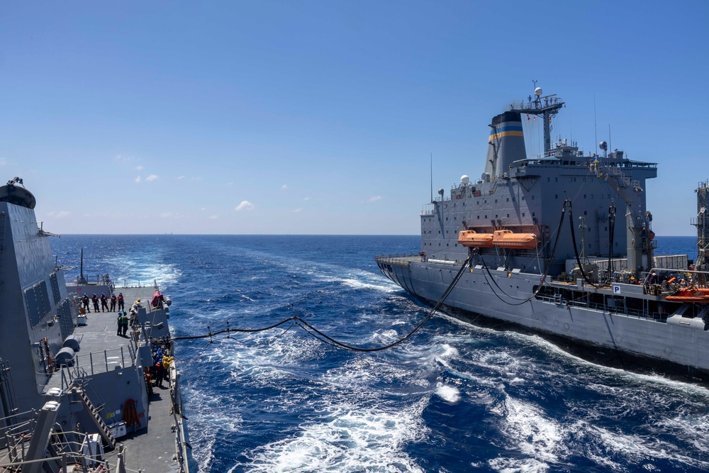 DDG 115 RAS WITH USNS YUKON