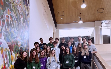 VHS students welcome Italian peers during school exchange