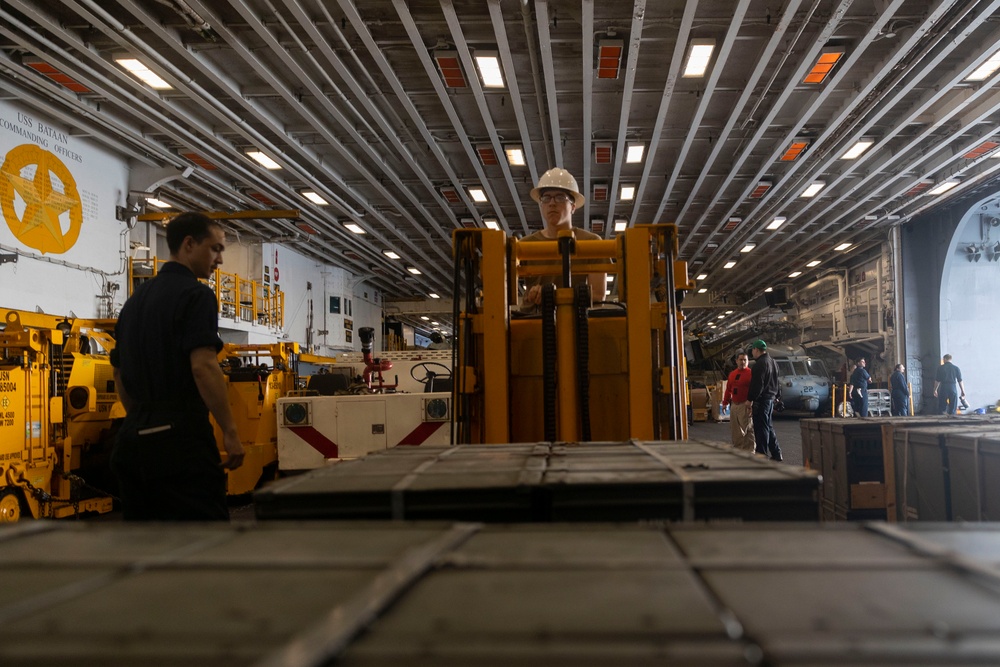 USS Bataan conducts ammunition offload