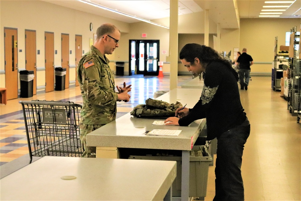 Reserve Soldiers praise Fort McCoy Central Issue Facility exchange process; tests facility’s capabilities