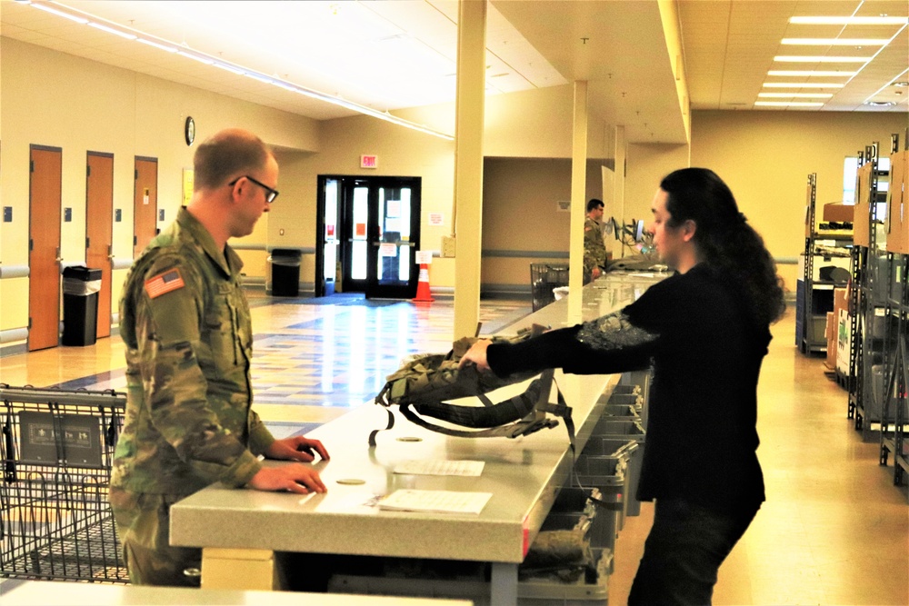 Reserve Soldiers praise Fort McCoy Central Issue Facility exchange process; tests facility’s capabilities