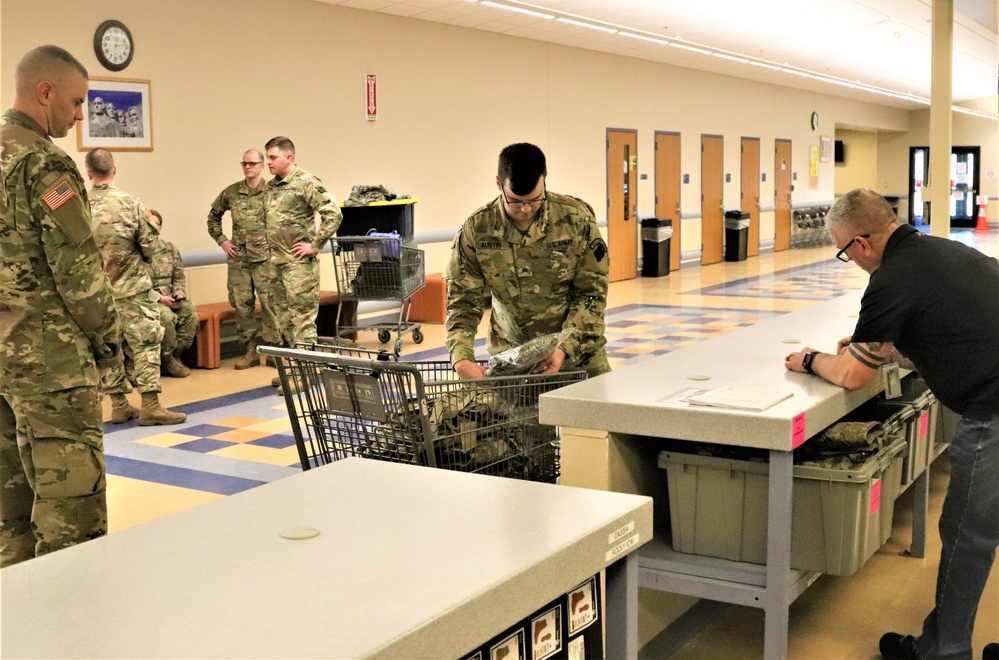 Reserve Soldiers praise Fort McCoy Central Issue Facility exchange process; tests facility’s capabilities