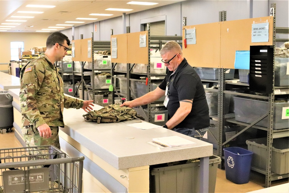 Reserve Soldiers praise Fort McCoy Central Issue Facility exchange process; tests facility’s capabilities